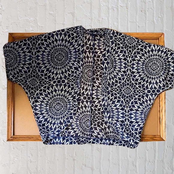 Gap Sheer Kimono Wrap Cardigan Size M/L - Picture 3 of 4